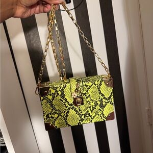 Snakeskin Patterned Chain Strap Bag
